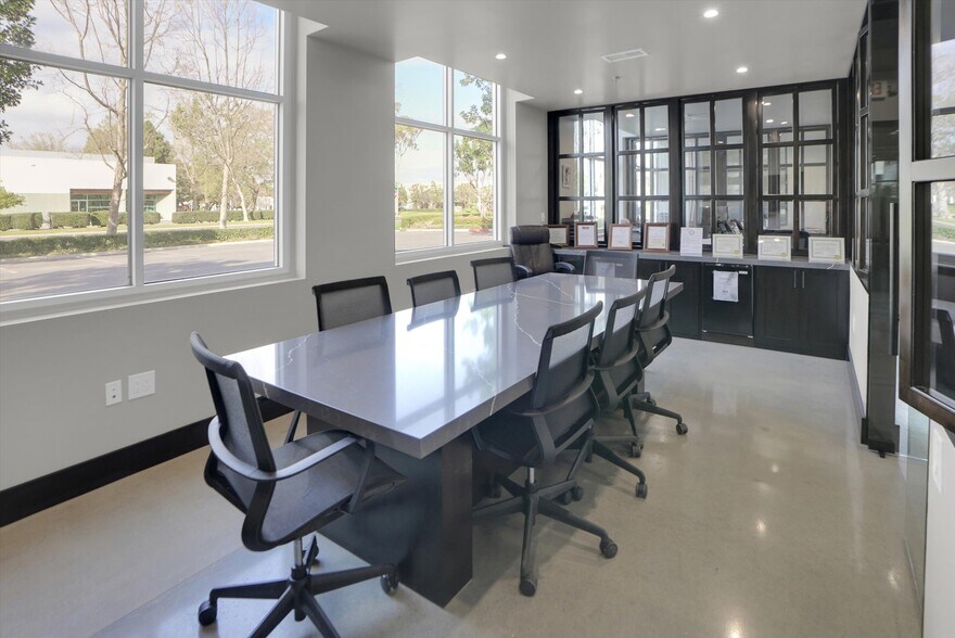 More Photos Of 4720-4790 Calle Carga, Camarillo Manufacturing For Sale