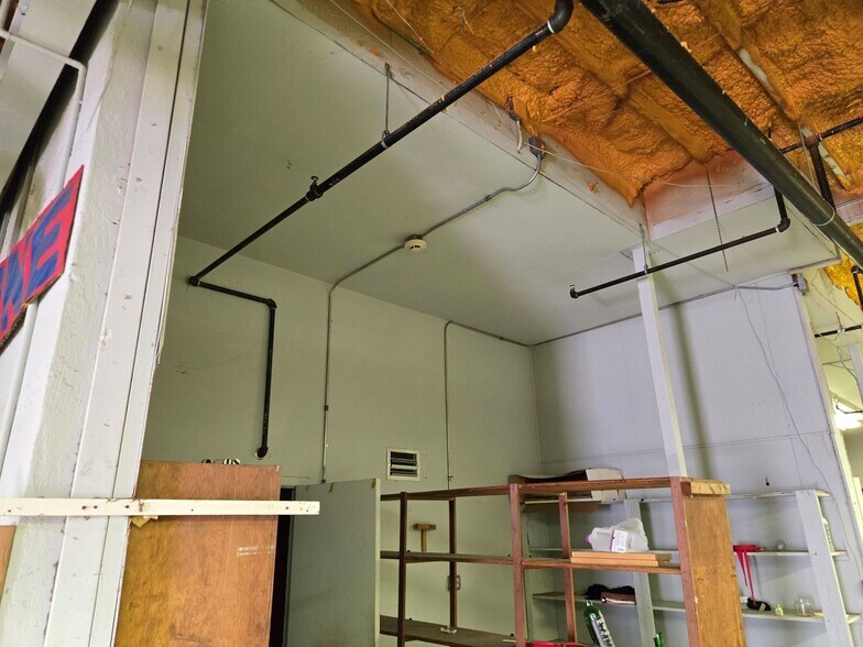 More Photos Of 2902 W Chestnut St, Tampa Industrial For Lease