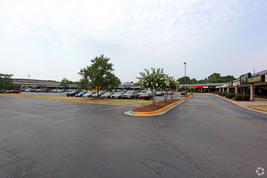 More Photos Of 4925 University Dr, Huntsville Unknown For Lease
