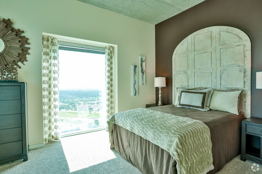 More Photos Of 5927 Almeda Rd, Houston Apartments For Lease