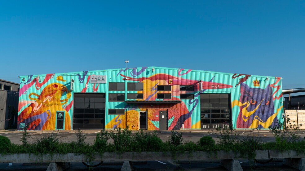 More Photos Of 440 E Saint Elmo Rd, Austin Unknown For Lease