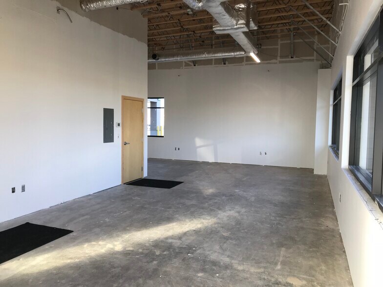 More Photos Of 1250 Highway 15 S, Hutchinson Office For Lease
