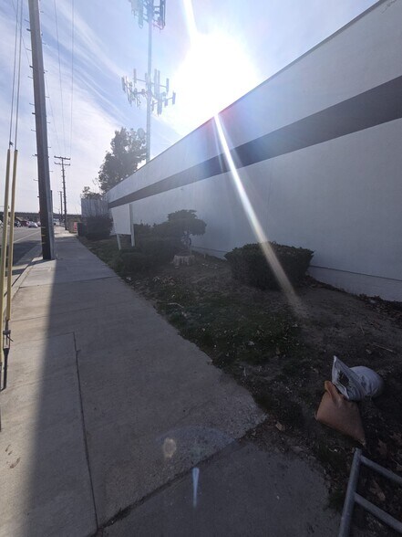 More Photos Of 44143-44147 20th St W, Lancaster Medical For Sale
