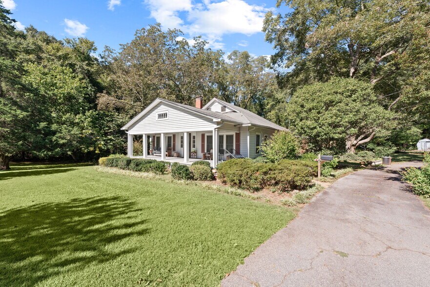 More Photos Of 1556 Highway 29 N, Newnan Office Residential For Sale