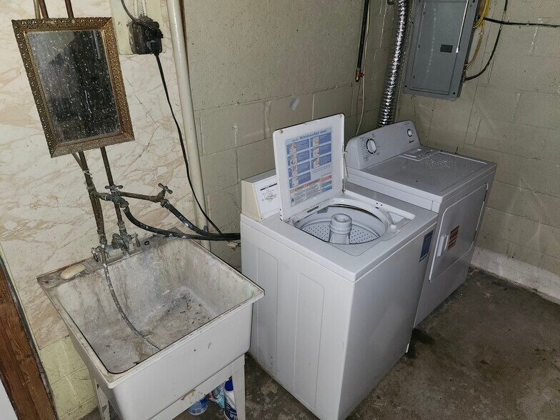 More Photos Of 147 Georgetown Rd, Beaver Falls Apartments For Sale