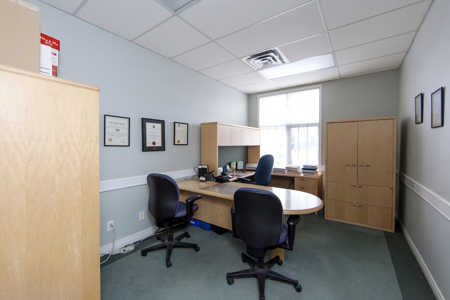 More Photos Of 92 Centrepointe Dr, Ottawa Office For Lease