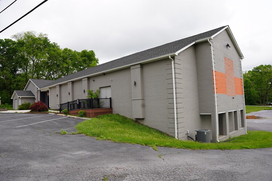 More Photos Of 7595 Martinsburg Pike, Shepherdstown Office For Sale