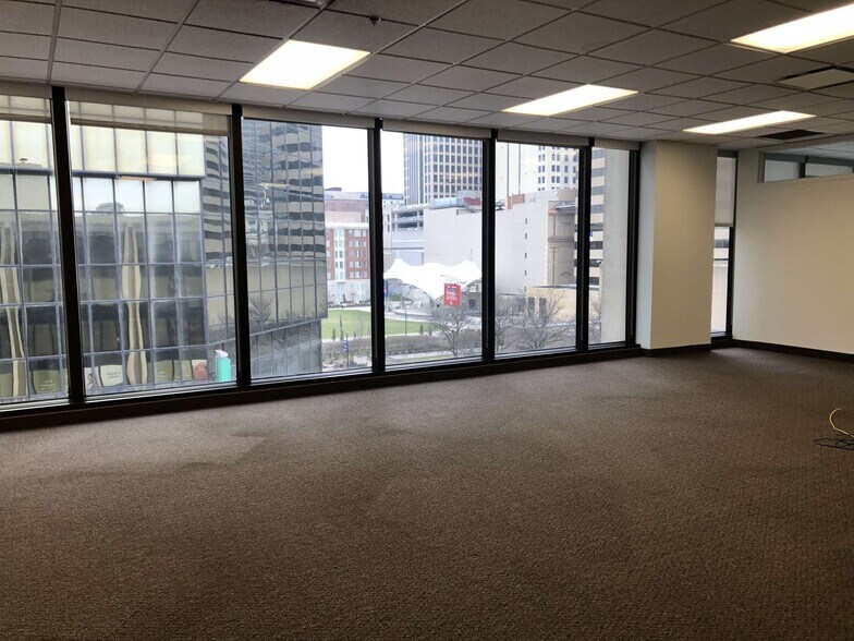 More Photos Of 101 E Town St, Columbus Office For Lease