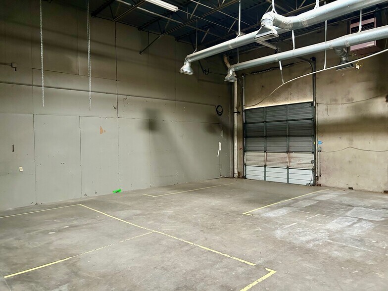 More Photos Of 2001 108th St, Grand Prairie Light Distribution For Lease