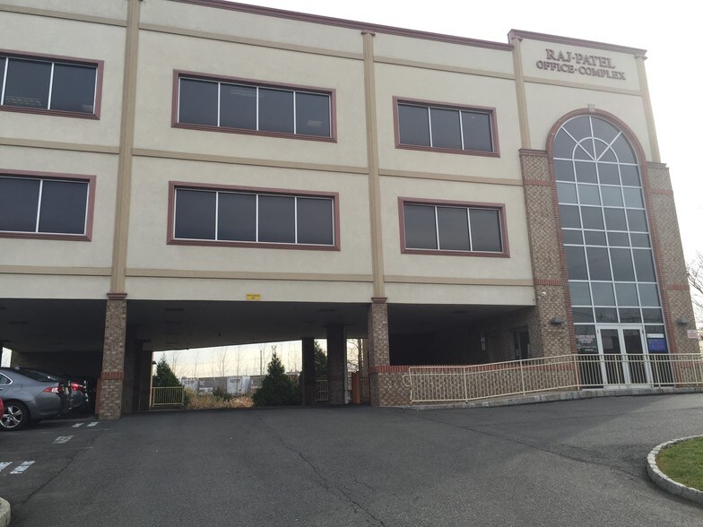 More Photos Of 300 Penhorn Ave, Secaucus Office For Lease