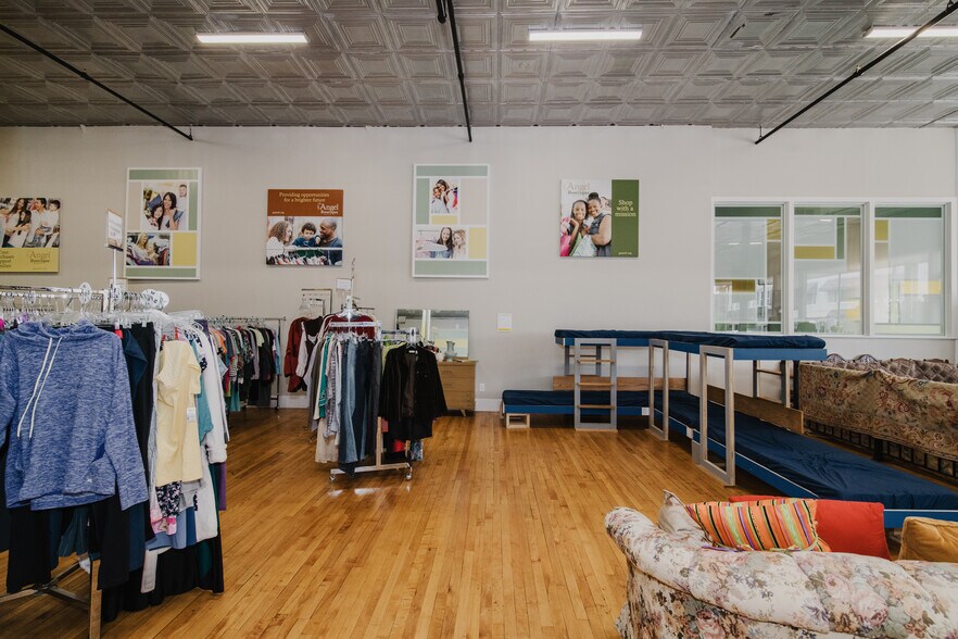 More Photos Of 2700 Cherokee St, Saint Louis General Retail For Lease