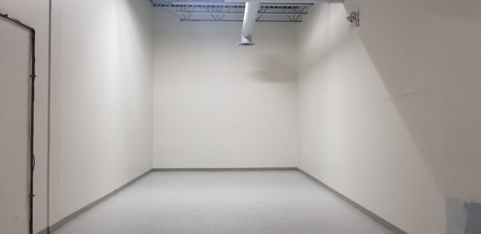 More Photos Of 310 Randall Rd, South Elgin Storefront Retail Office For Lease