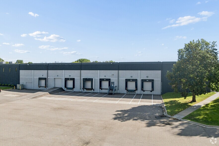 More Photos Of 10901 Hampshire Ave S, Bloomington Warehouse For Lease