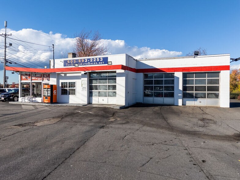 More Photos Of 67 S Broadway, Salem Auto Dealership For Sale