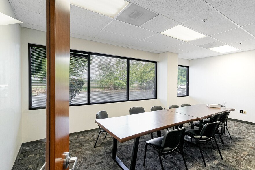 More Photos Of 1852 Fescue St SE, Albany Office For Sale