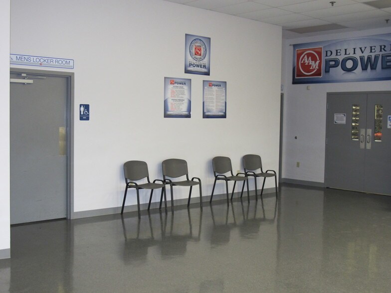 More Photos Of 1828 Freedom Rd, Lancaster Warehouse For Lease