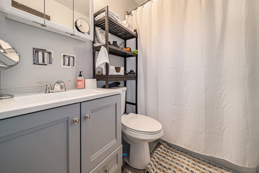 More Photos Of 700-710 S Dewitt Dr, Dewitt Apartments For Sale