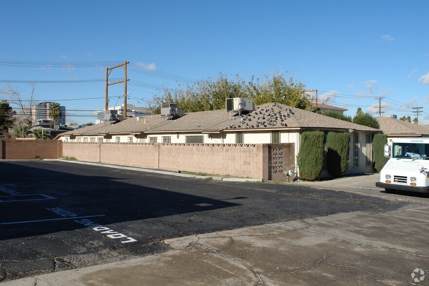 More Photos Of 618-620 S 11th St, Las Vegas Office For Sale