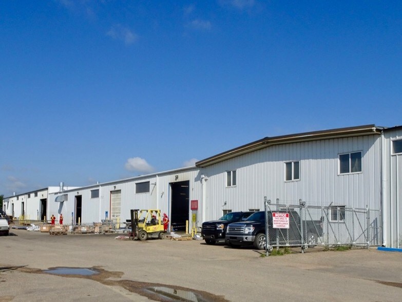 More Photos Of 4604 62nd Ave, Lloydminster Warehouse For Lease