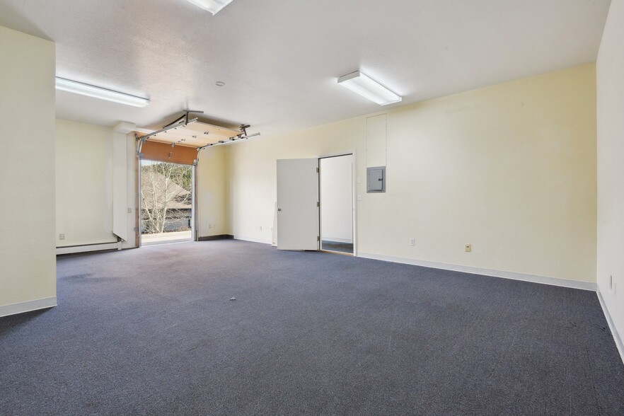 More Photos Of 19336 Goddard Ranch Ct, Morrison Light Manufacturing For Sale