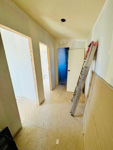 More Photos Of 55 E Kuehn St, Quartzsite Trailer Camper Park For Sale