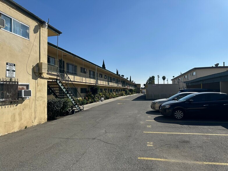 More Photos Of 5030 Santa Ana, Cudahy Apartments For Sale