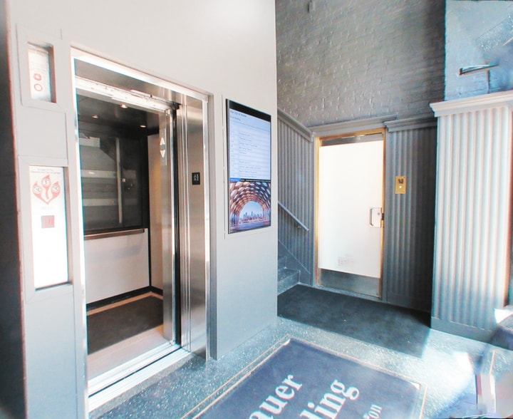 More Photos Of 230 W Huron St, Chicago Loft Creative Space For Lease
