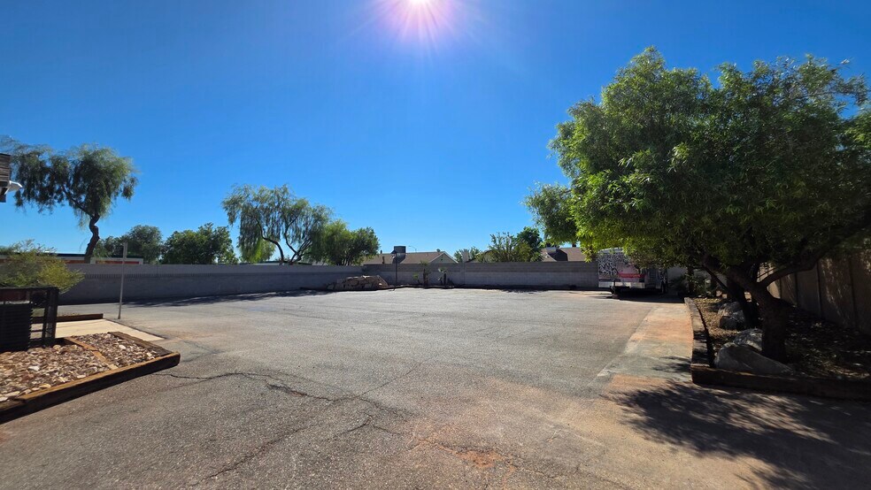 More Photos Of 3909 Vegas Dr, Las Vegas Office For Sale