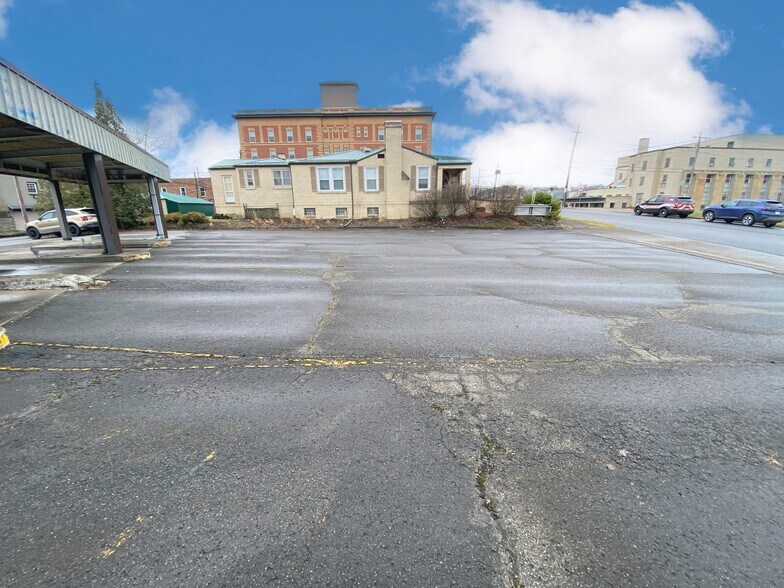 More Photos Of 108 Gaston Ave, Fairmont Bank For Sale