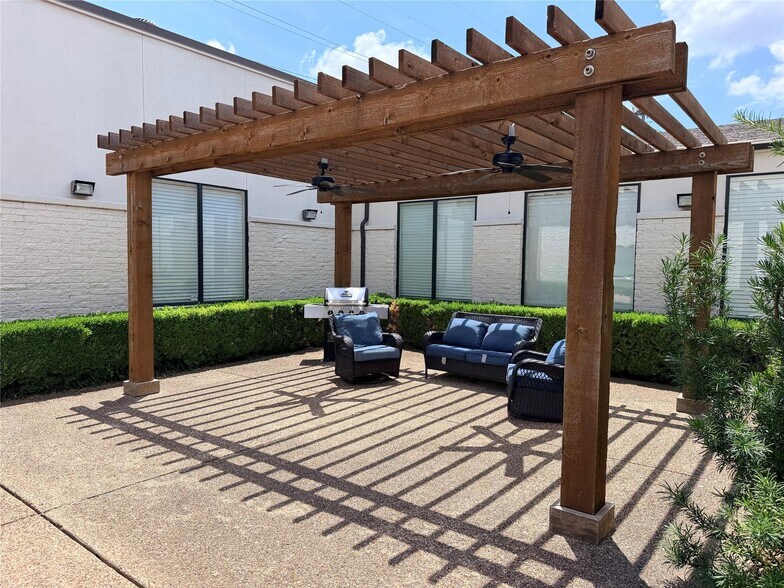 More Photos Of 5228 Village Creek Dr, Plano Office For Sale