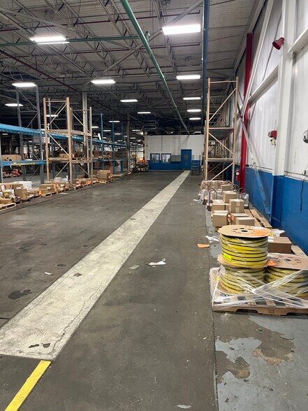 More Photos Of 1600 Airport Rd, Shenandoah Distribution For Lease