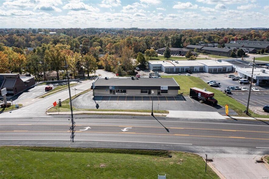 More Photos Of 2300-2314 W Osage St, Pacific Freestanding For Lease