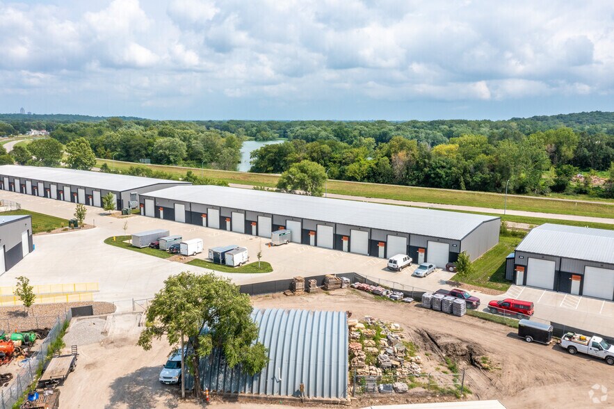 More Photos Of 175 S 9th St, West Des Moines Warehouse For Sale