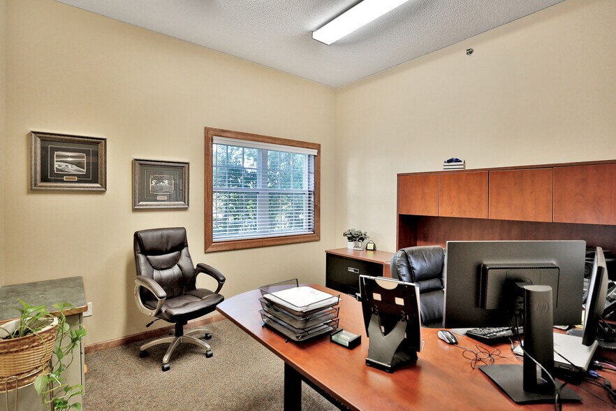 More Photos Of 2191-2195 Northdale Blvd NW, Coon Rapids Office For Sale
