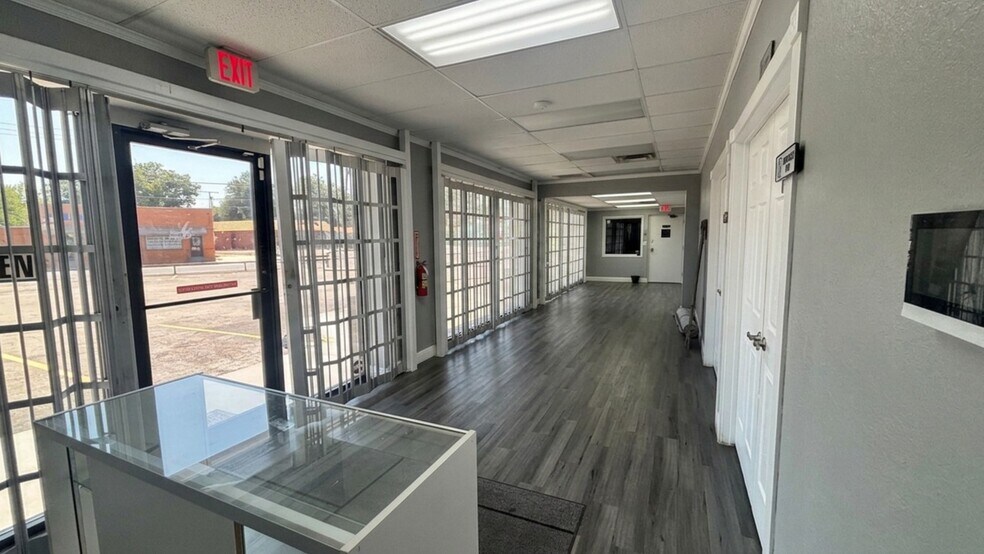 More Photos Of 1905 Nogalitos St, San Antonio Freestanding For Lease