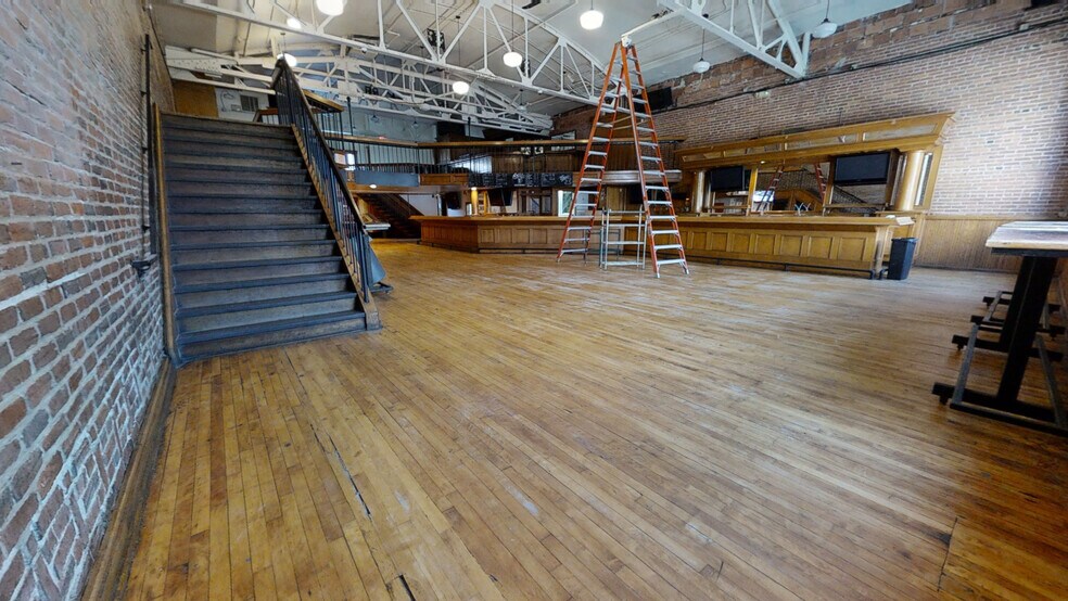 More Photos Of 613 E Green St, Champaign Storefront Retail Office For Lease