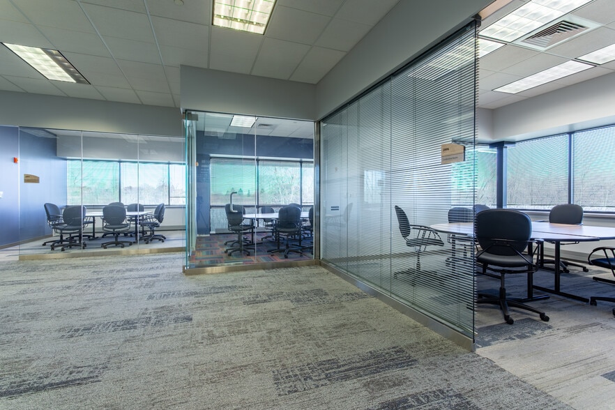 More Photos Of 11000 W Lake Park Dr, Milwaukee Office For Sale