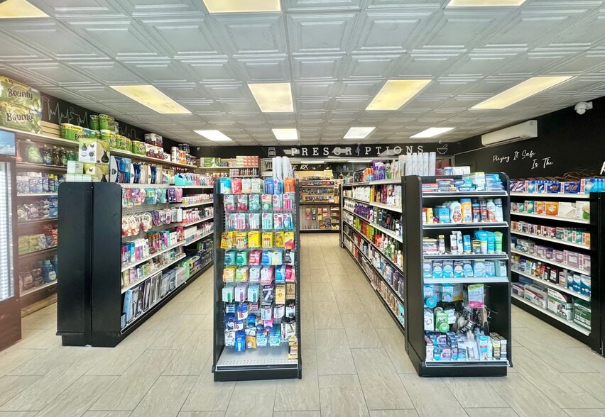 More Photos Of 1267 Forest Ave, Staten Island Storefront Retail Office For Lease