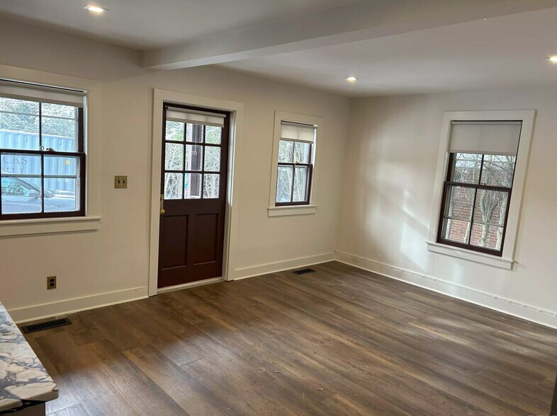 More Photos Of 25 W Main St, Sharon Office For Sale