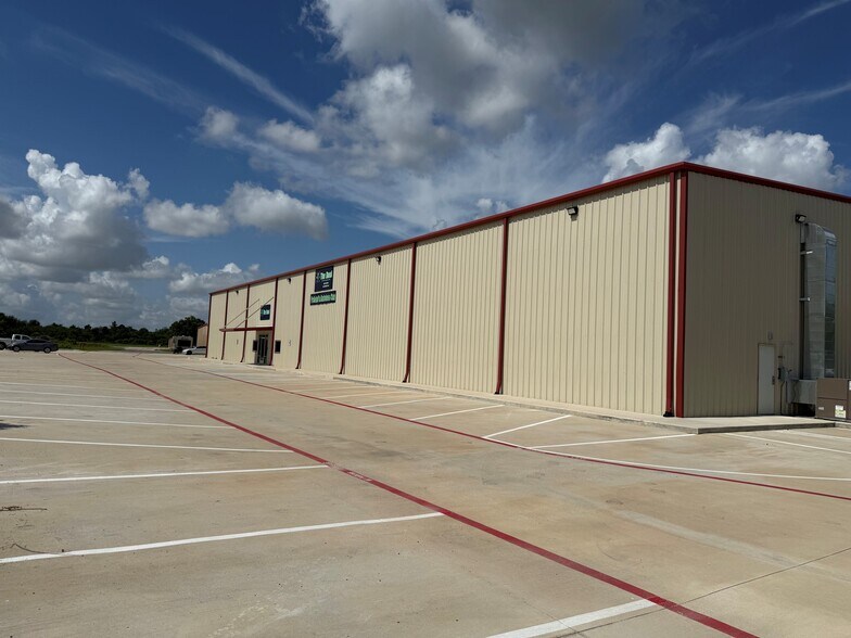 More Photos Of 22719 Schiel Rd, Cypress Warehouse For Lease