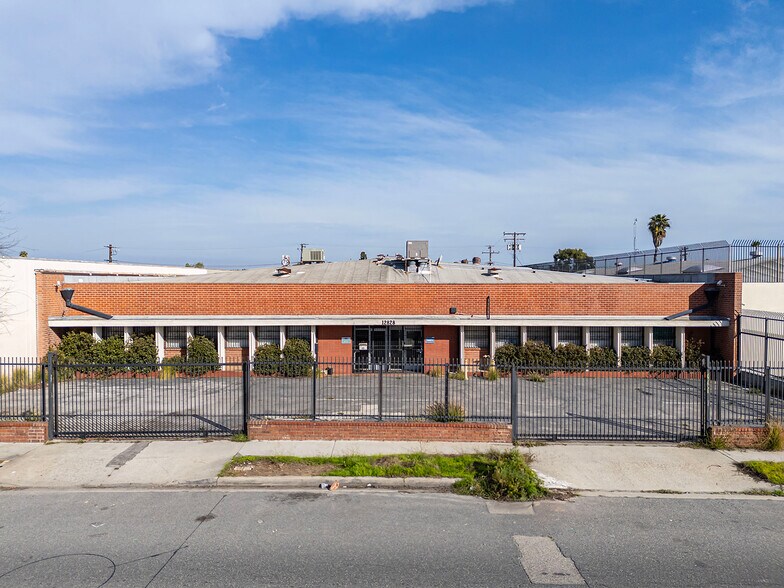 More Photos Of 12828 S Broadway, Los Angeles Warehouse For Sale