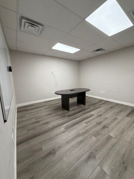 More Photos Of 3475 Boulder Hwy, Las Vegas Freestanding For Lease