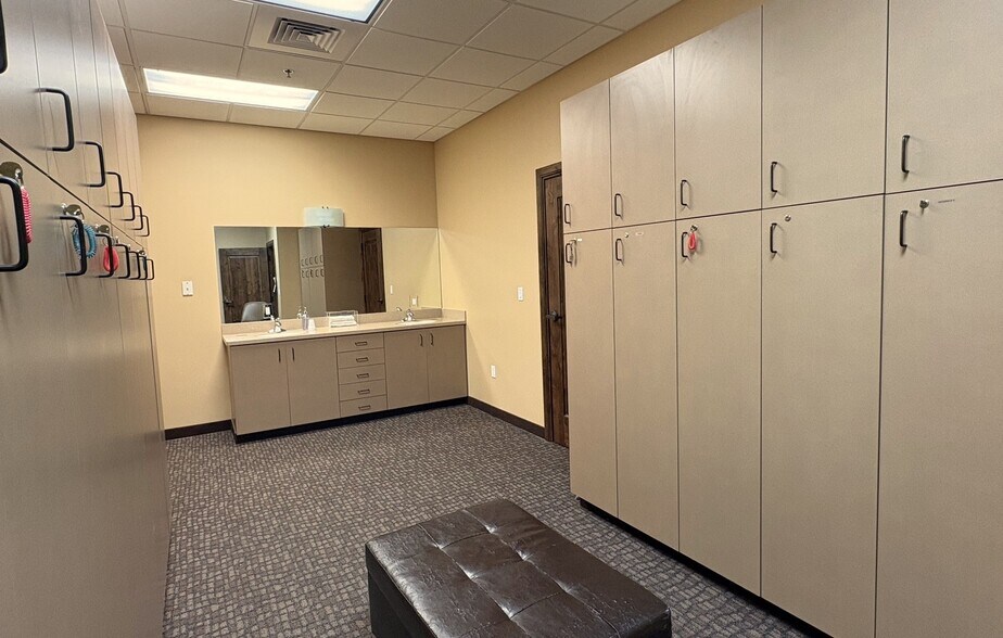 More Photos Of 1700 N Waterfront, Wichita Office For Sale