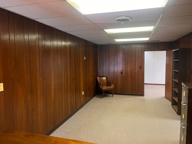 More Photos Of 309 N Main St, Salisbury Office Residential For Sale