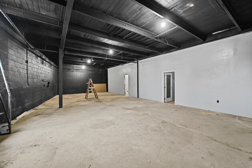 More Photos Of 1530 Nabell Ave, East Point Warehouse For Lease