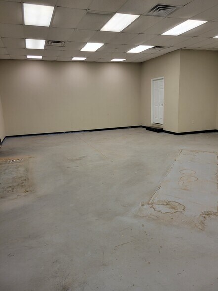 More Photos Of 5510 N Highway 81, Enid Warehouse For Lease