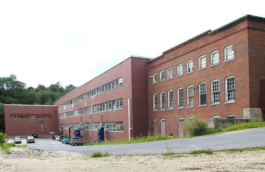 More Photos Of 12 Baltic Ln, Fitchburg Manufacturing For Lease