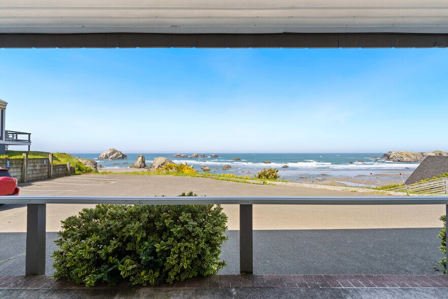 More Photos Of 1865 Beach Loop Dr, Bandon Hotel For Sale