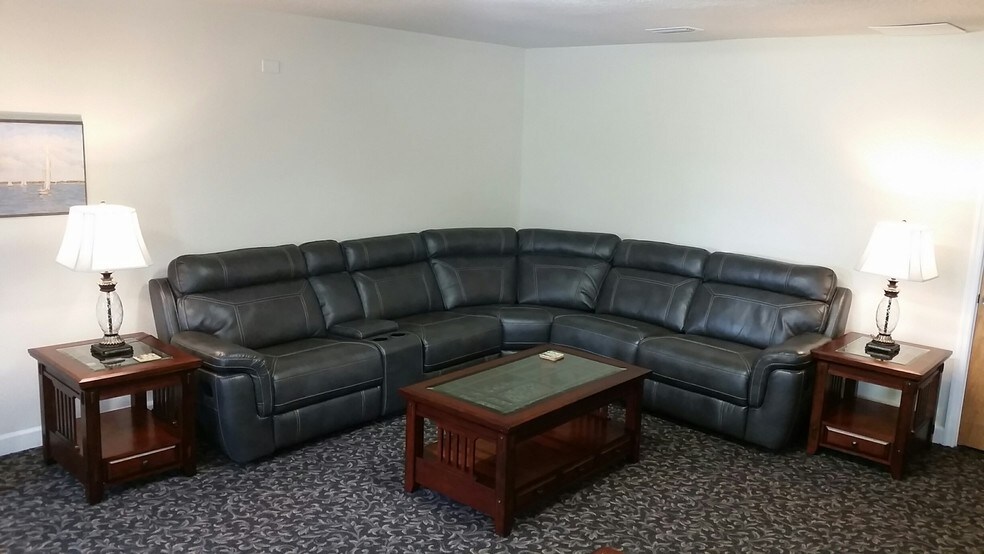 More Photos Of 7910 N Tamiami Trl, Sarasota Office For Lease