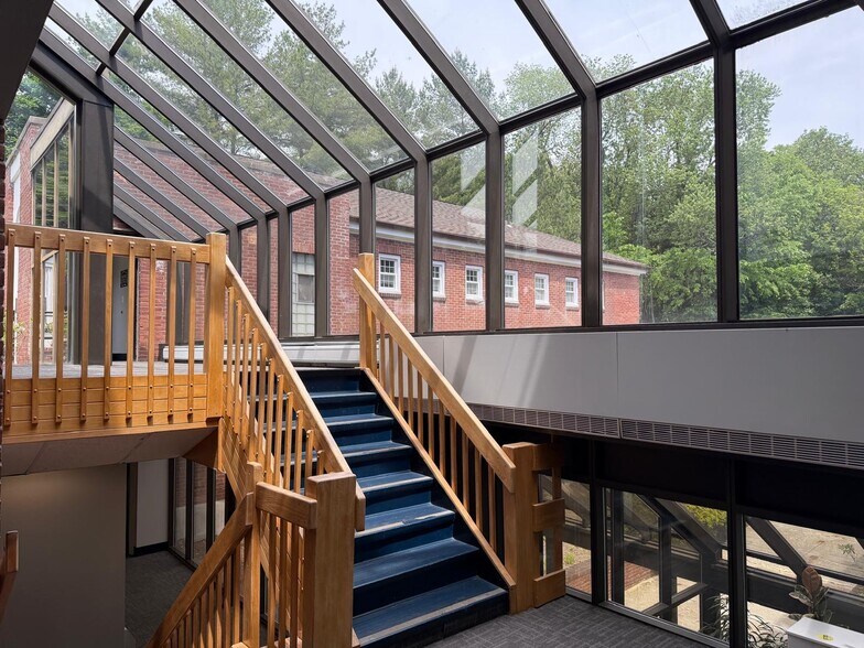 More Photos Of 2 Stowe Rd, Peekskill Medical For Lease